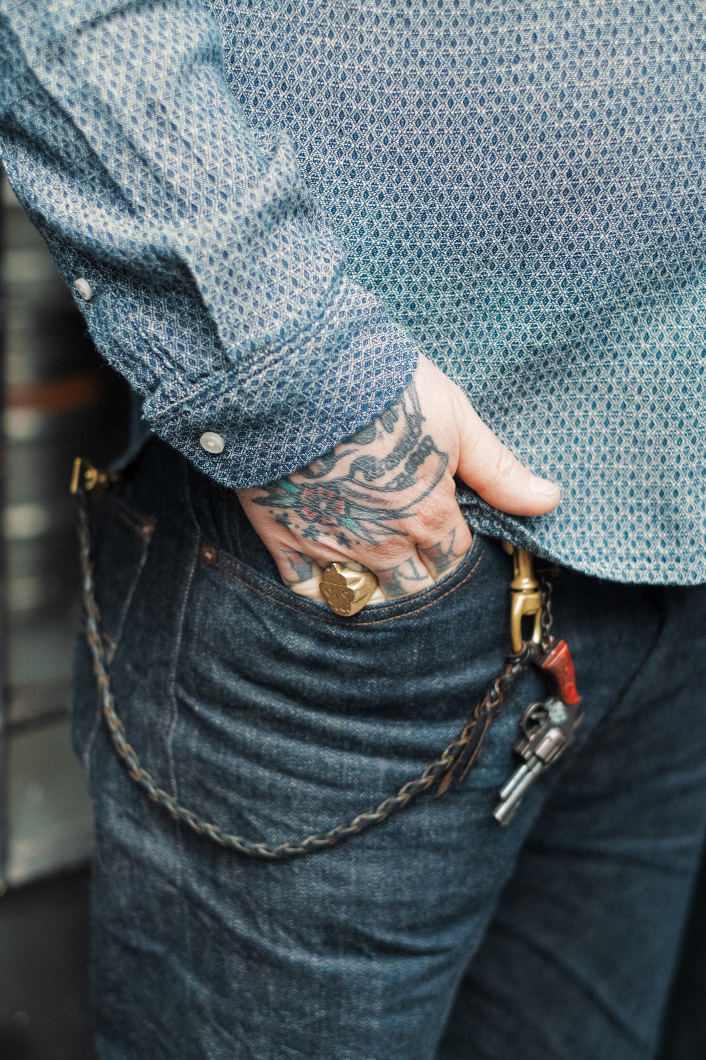 Standard Long-sleeve Button Down